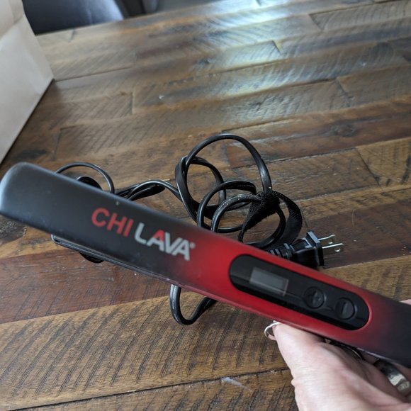 Lava Ceramic Hairstyling Iron - Picture 1 of 2